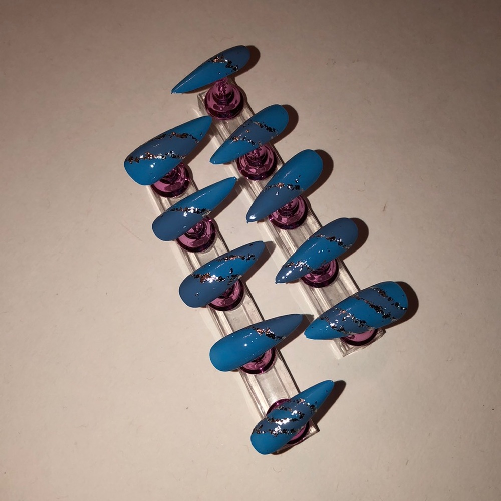 1 Set of Press-On Nails
